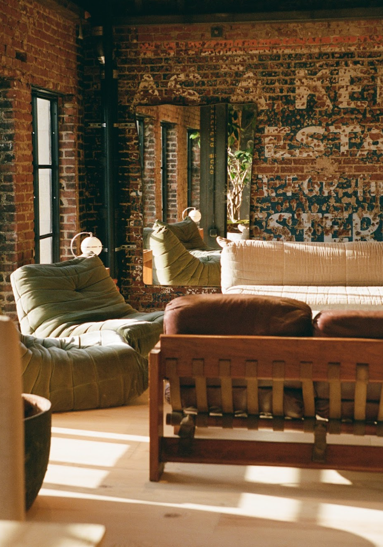 Sight Unseen: Saturday Selects, Interiors